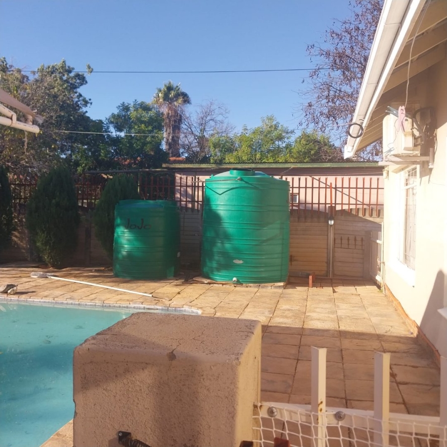3 Bedroom Property for Sale in Rhodesdene Northern Cape